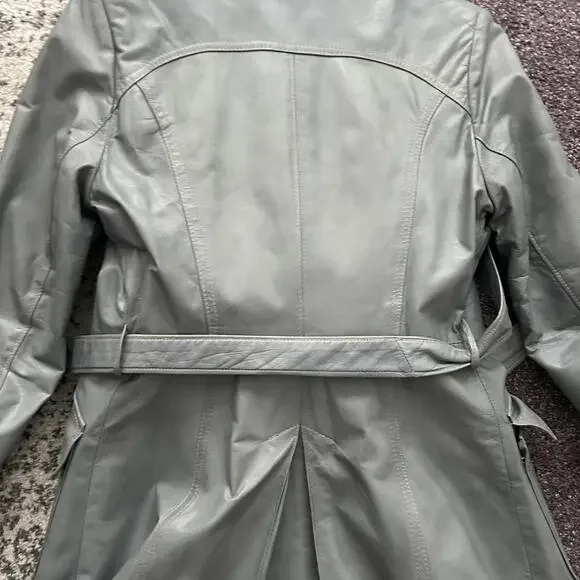 Women's Gray Leather Trench Coat with Real Fur Collar - Picture 8 of 9